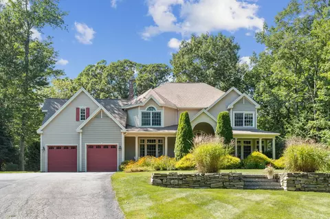 14 Hidden Creek Dr, Scarborough, ME 04074