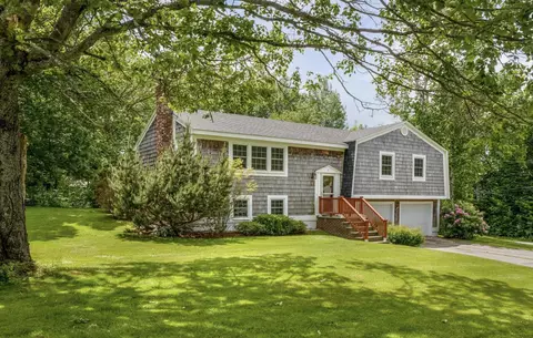12 Hallmark Rd, Cumberland, ME 04110