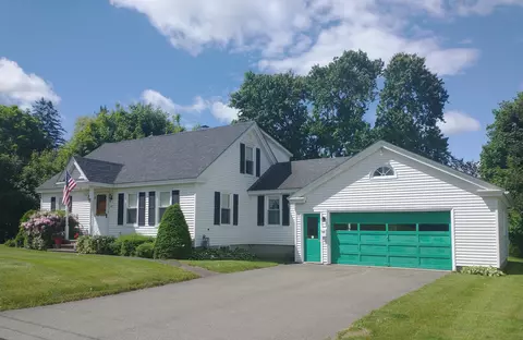 197 Chamberlain St, Brewer, ME 04412