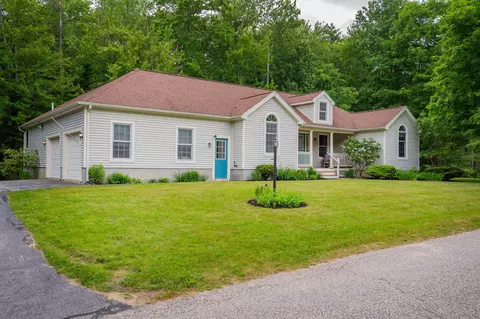 24 Northledge Ter, Falmouth, ME 04105