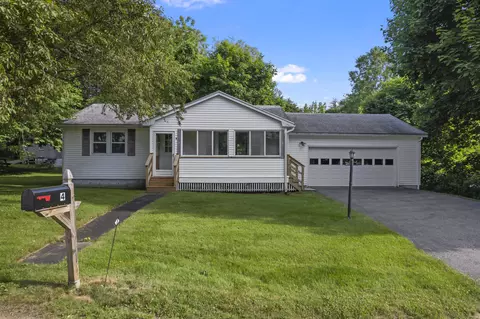 4 Organug Ln, York, ME 03909