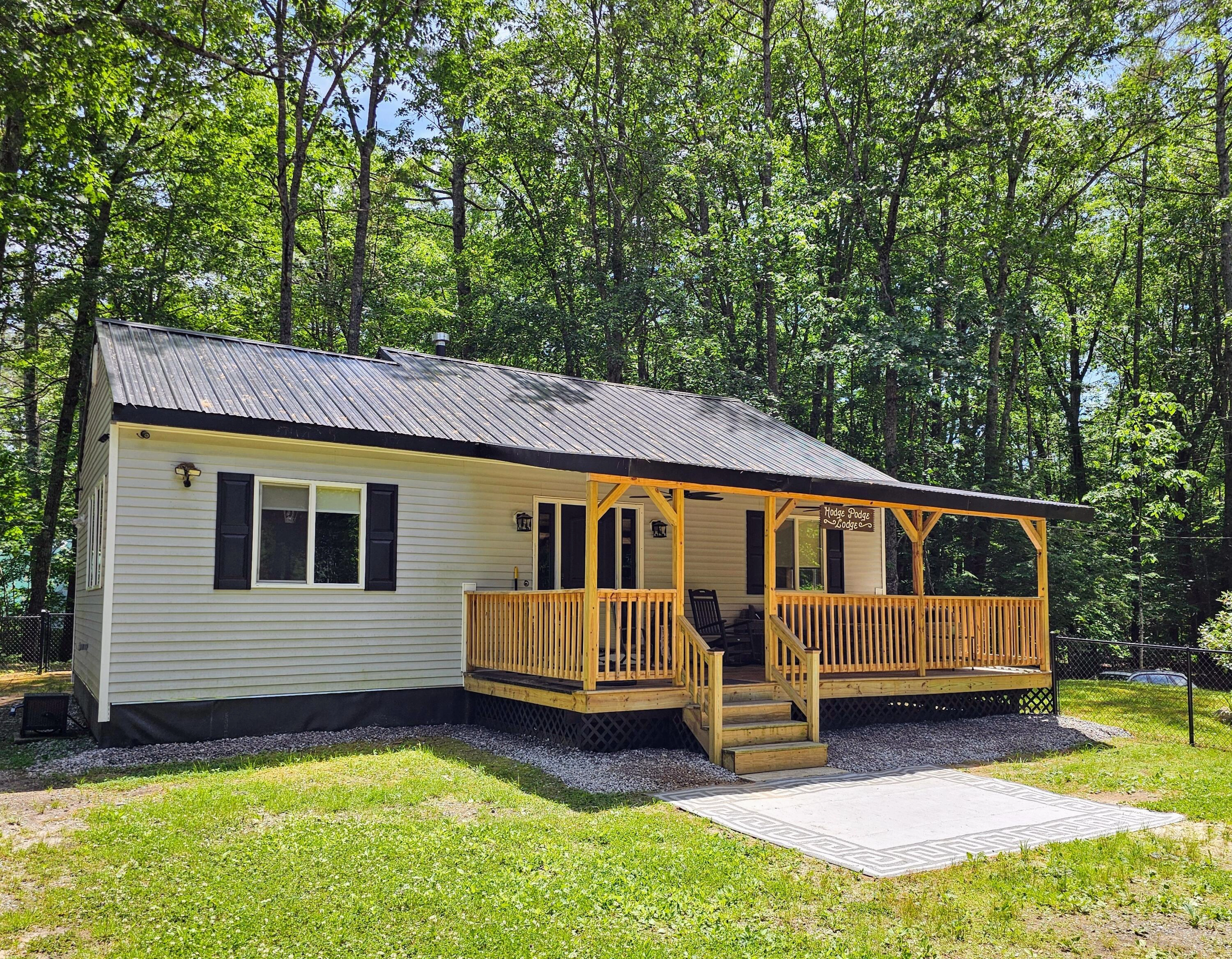 137 Maplewood Dr  