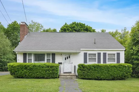 203 Parkway N, Brewer, ME 04412
