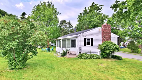 65 Juniper St, Bangor, ME 04401
