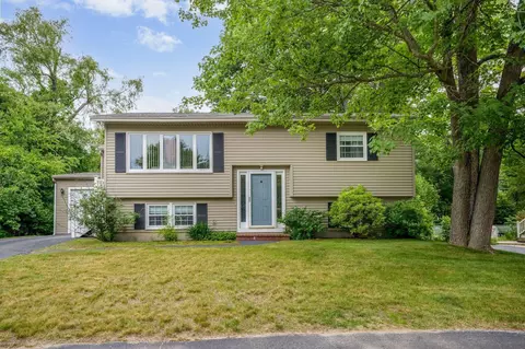 35 Primrose Ln, Portland, ME 04103