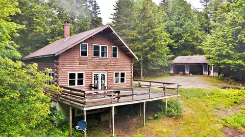 452 Pleasant St, Blue Hill, ME 04614