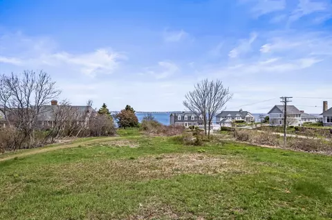 5 Sea Trumpet Dr, York, ME 03909