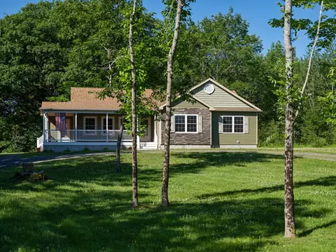 27 Bobolink Ln, Thomaston, ME 04861
