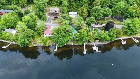 427 Memorial Dr, Winthrop, ME 04364