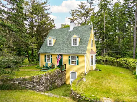 568 Cape Newagen Rd, Southport, ME 04576