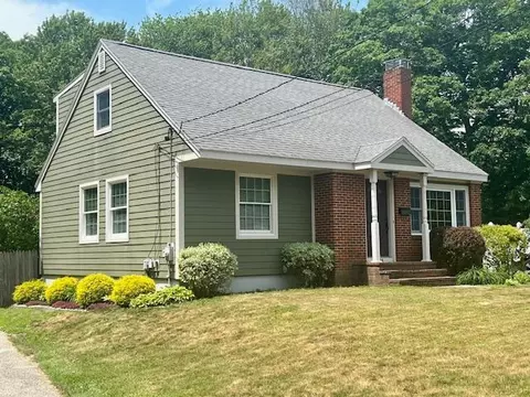 344 Auburn St, Portland, ME 04103