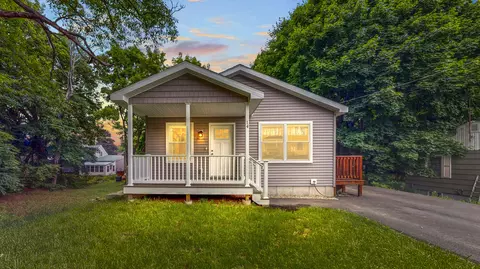 14 Weaver St, Auburn, ME 04210