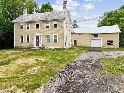 10 Priest Hill Rd, Vassalboro, ME 04989