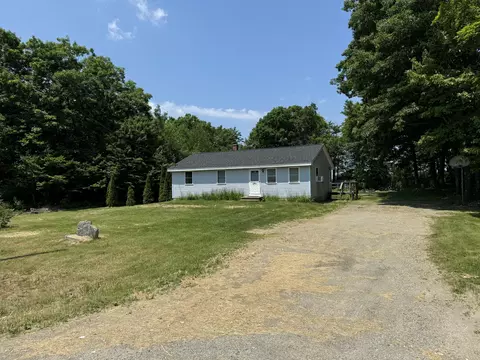 125 Augusta Rd, Whitefield, ME 04353