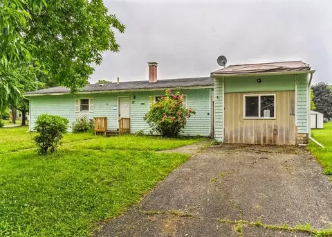 27 Maxwell Ln, Bangor, ME 04401