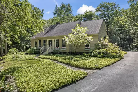 28 Marshview Dr, Freeport, ME 04032