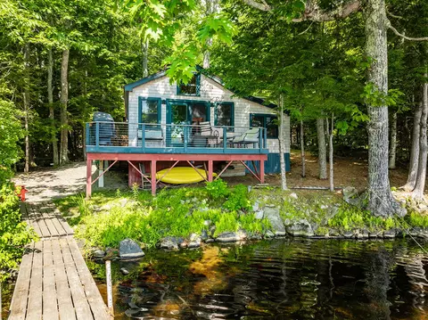 92 Norton Pond Rd, Lincolnville, ME 04849