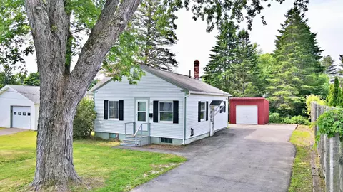 26 Wood St, Bangor, ME 04401