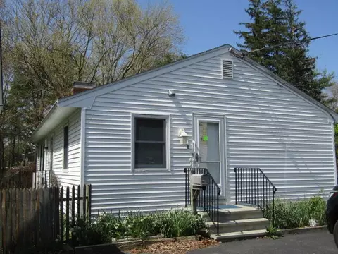 8 Angel Ave, York, ME 03909