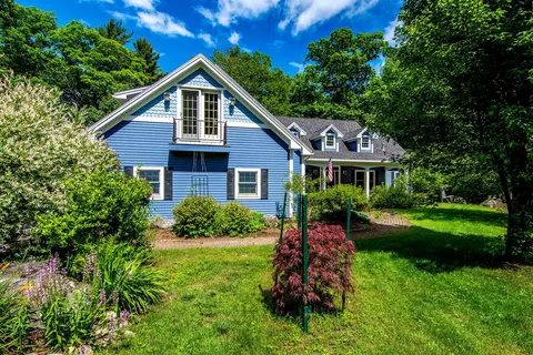 18 Heritage Oaks Ln, Blue Hill, ME 04614
