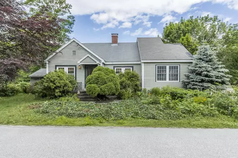 8 Parkside Ter, South Portland, ME 04106