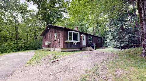 56 Oak St, Greene, ME 04236