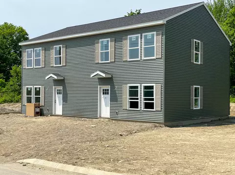 71 Wildwood Dr, Bangor, ME 04401