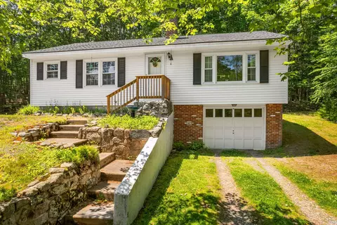 66 Logging Rd, York, ME 03902