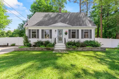 7 Stacy St, Saco, ME 04072