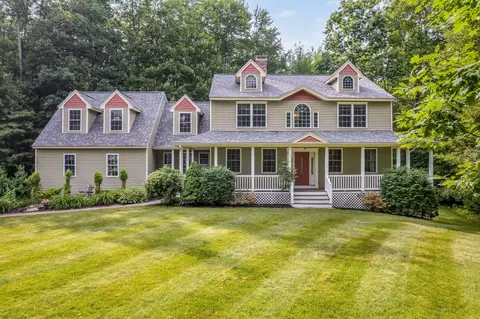 2 Red Oak Dr, Old Orchard Beach, ME 04064