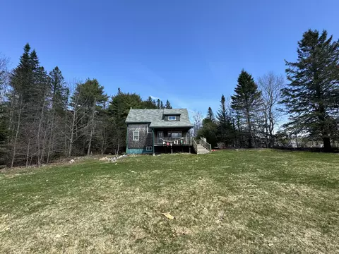 102 Ryan Ln, Surry, ME 04684