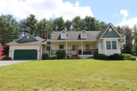 33 Waters Edge Dr, Lewiston, ME 04240