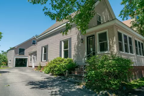 36 Veranda St, Portland, ME 04103