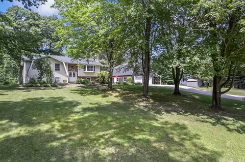 1 Lori Ln, Kittery Point, ME 03905