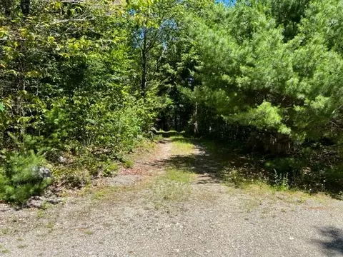 28 Cottage Ln, Orland, ME 04472