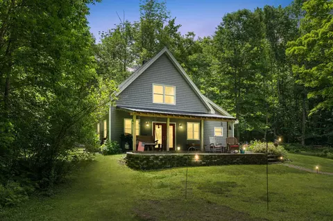 89 Dexter Pond Rd, Winthrop, ME 04364
