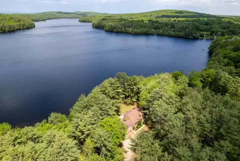 12 Fox Run Ln, Monmouth, ME 04265