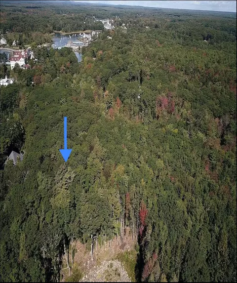 lot Apt 2b Ivy Ln, Kennebunkport, ME 04046