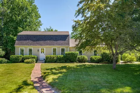 28 Madison Dr, Yarmouth, ME 04096