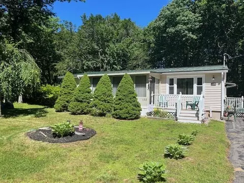 158 Chases Pond Rd, York, ME 03909