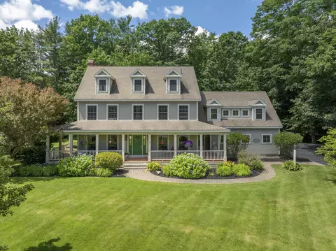 12 Lancaster Ln, Scarborough, ME 04074