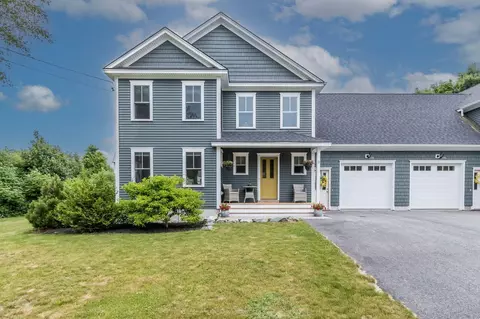3 Clifton Rd #2, Falmouth, ME 04105