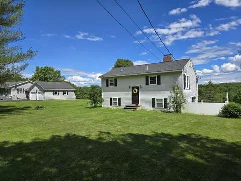 429 Fairfield St, Oakland, ME 04963