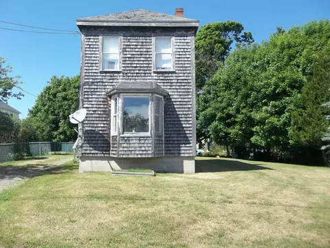 45 Shackford St, Eastport, ME 04631