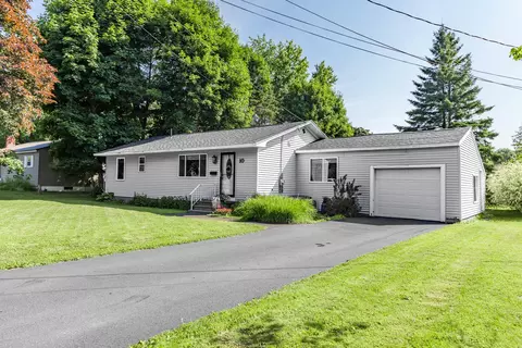 10 Parkway North N, Brewer, ME 04412