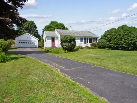 425 Ash Point Dr, Owls Head, ME 04854