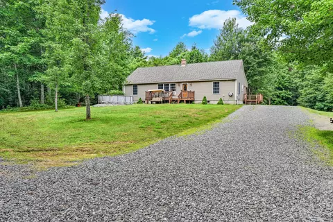 284 Lumber Dr, Sabattus, ME 04280