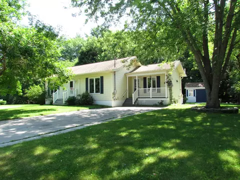 25 Kevin St, Lewiston, ME 04240