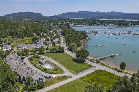 10 Robinson Ln #11, Southwest Harbor, ME 04679