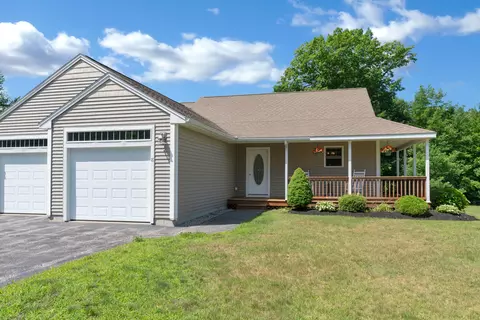 18 Stagecoach Ln #18, Westbrook, ME 04092